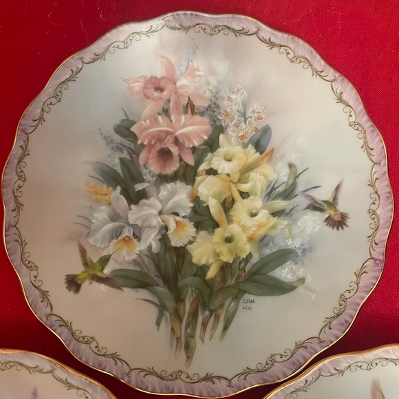 3 Hummingbirds Hand Painted by Lena Liu. Mint Condition. Limited Edition - Picture 2 of 7